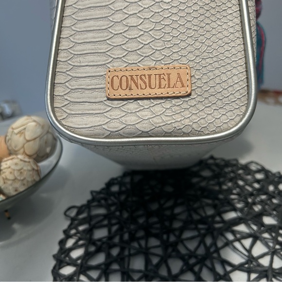 πΊπΈπΌ Consuela Songbird Classic Tote - Picture 11 of 15